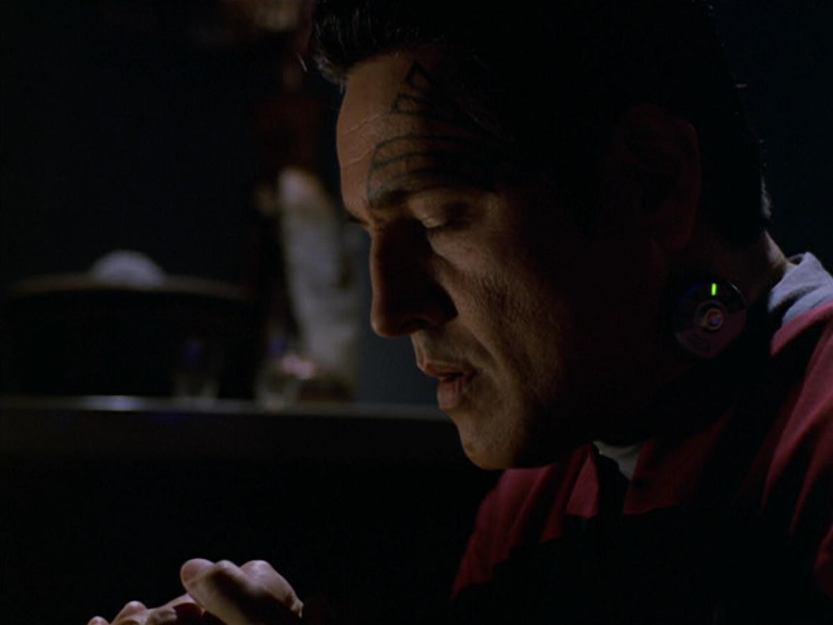 extant_StarTrek_VOY_5x19-TheFight_01659.jpg
