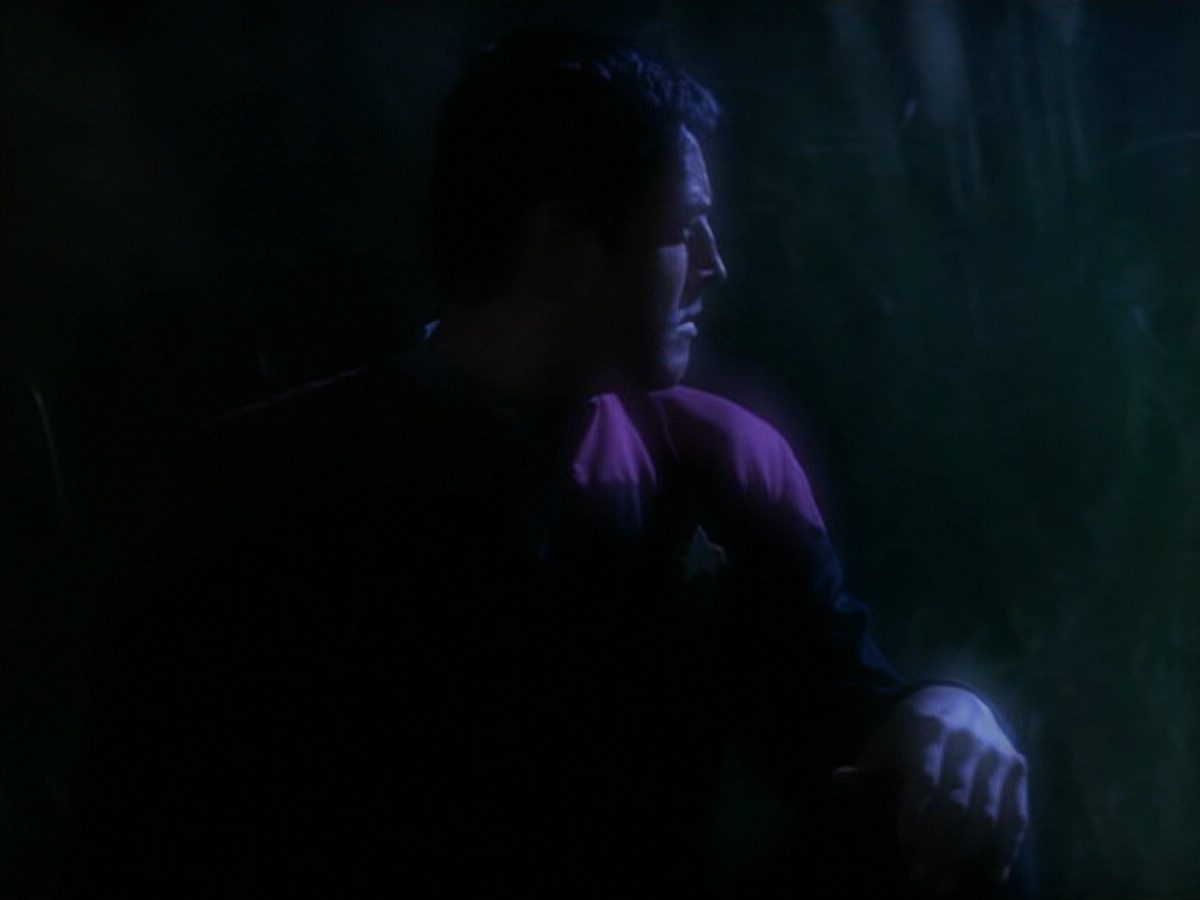 extant_StarTrek_VOY_5x19-TheFight_01690.jpg
