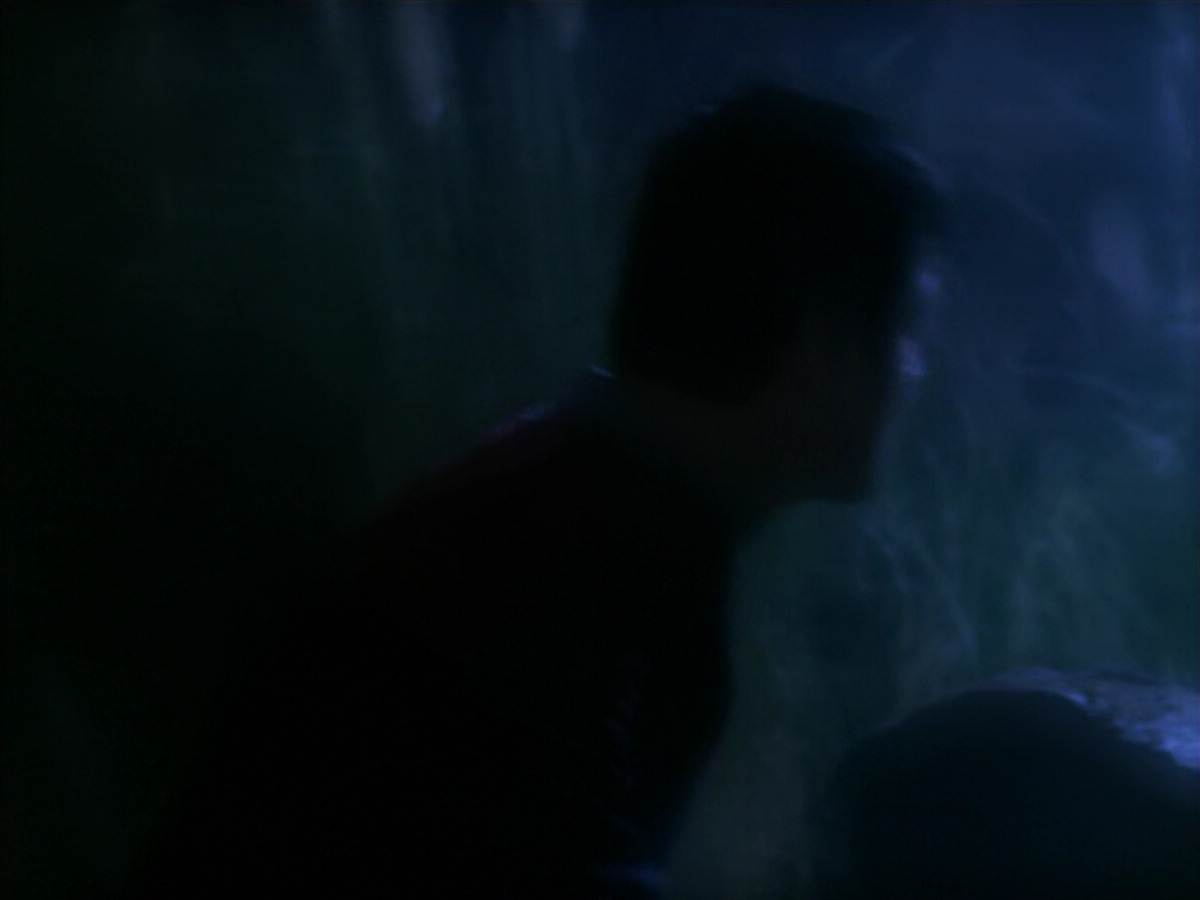 extant_StarTrek_VOY_5x19-TheFight_01694.jpg