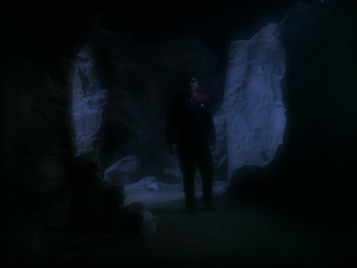 extant_StarTrek_VOY_5x19-TheFight_01775.jpg