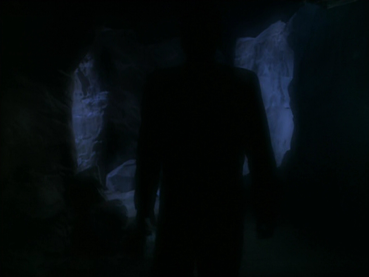extant_StarTrek_VOY_5x19-TheFight_01819.jpg