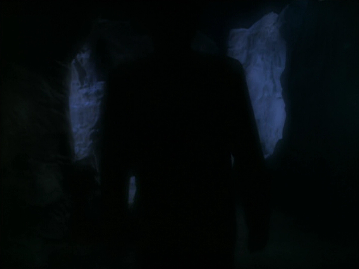extant_StarTrek_VOY_5x19-TheFight_01820.jpg