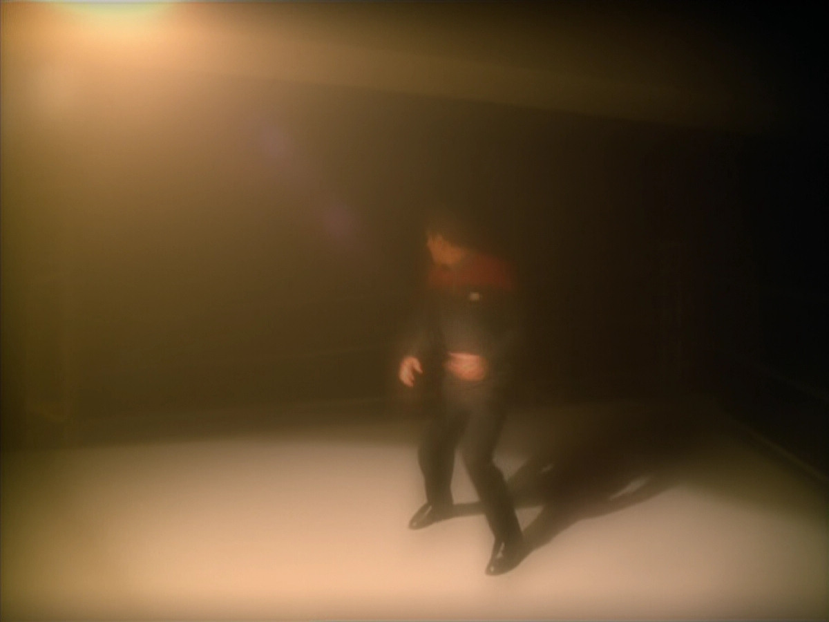 extant_StarTrek_VOY_5x19-TheFight_01830.jpg