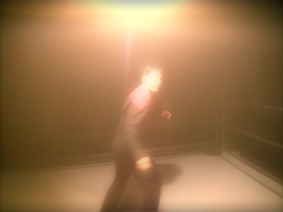 extant_StarTrek_VOY_5x19-TheFight_01831.jpg