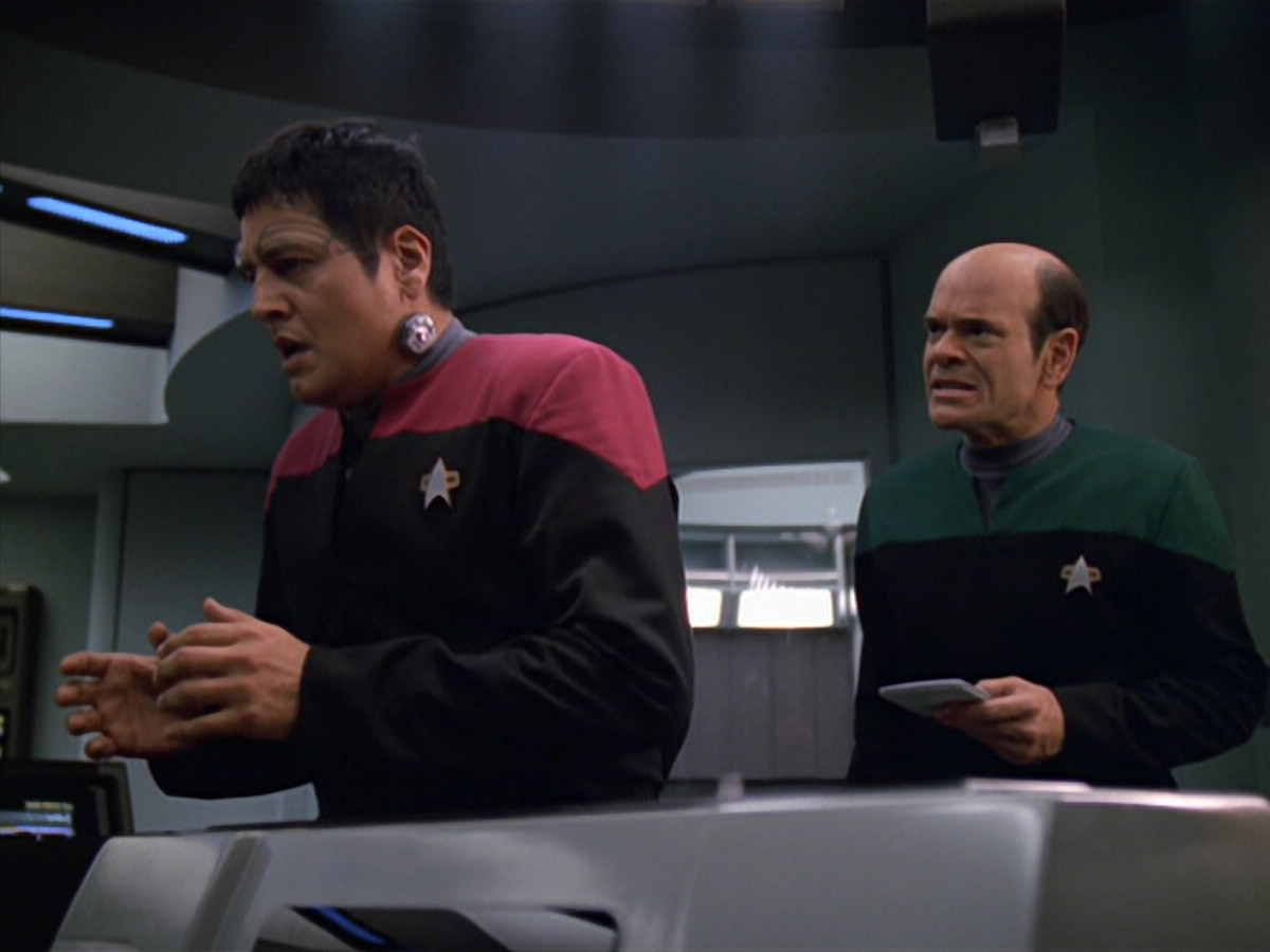 extant_StarTrek_VOY_5x19-TheFight_01851.jpg