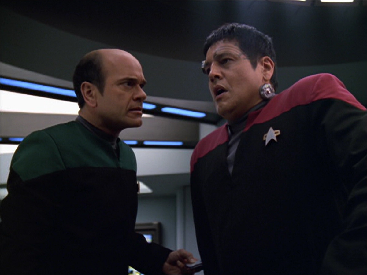 extant_StarTrek_VOY_5x19-TheFight_01884.jpg