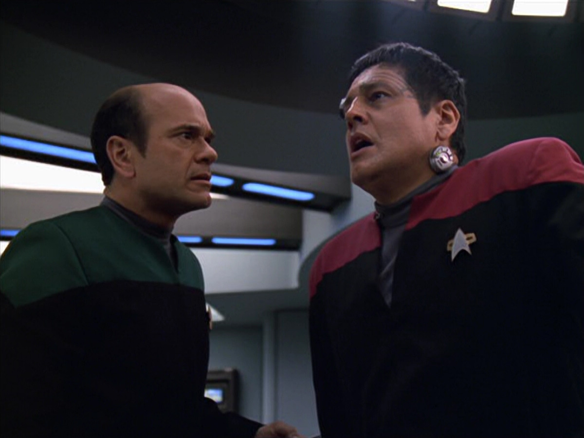 extant_StarTrek_VOY_5x19-TheFight_01888.jpg