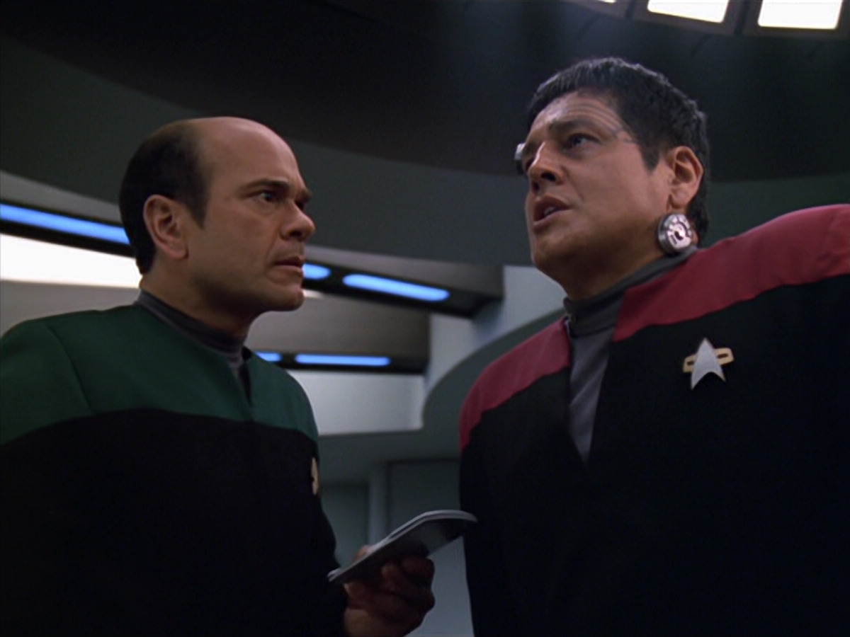 extant_StarTrek_VOY_5x19-TheFight_01891.jpg