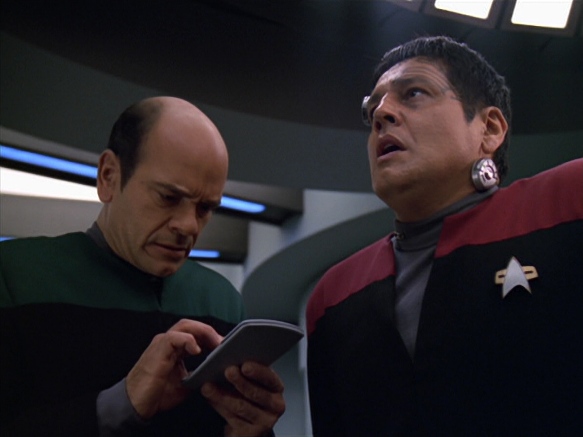 extant_StarTrek_VOY_5x19-TheFight_01897.jpg