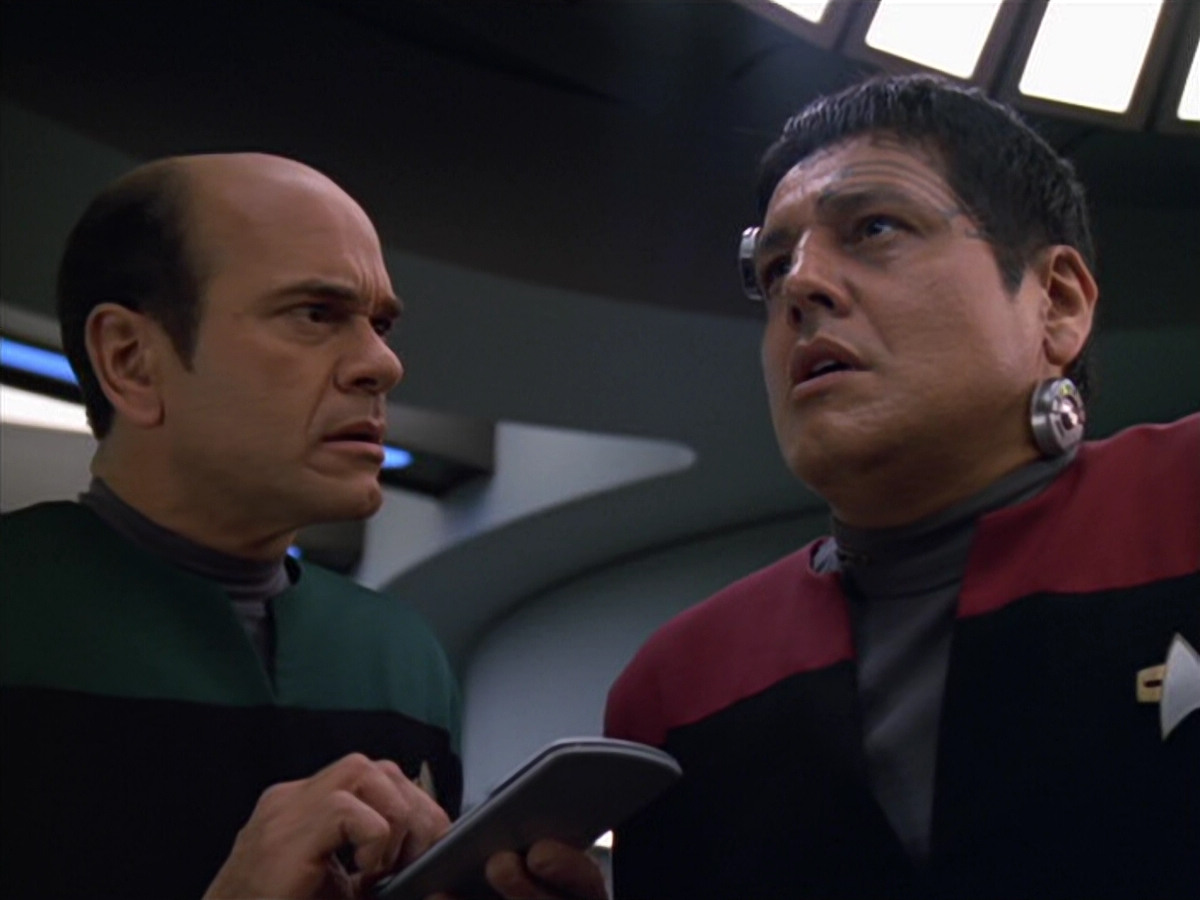 extant_StarTrek_VOY_5x19-TheFight_01903.jpg