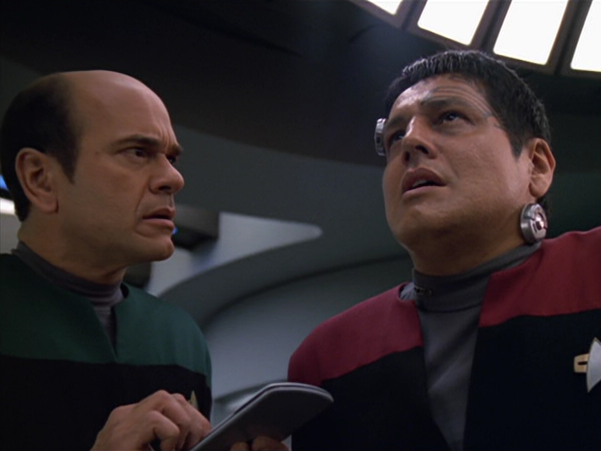 extant_StarTrek_VOY_5x19-TheFight_01905.jpg