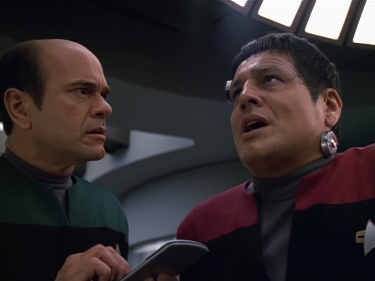 extant_StarTrek_VOY_5x19-TheFight_01906.jpg