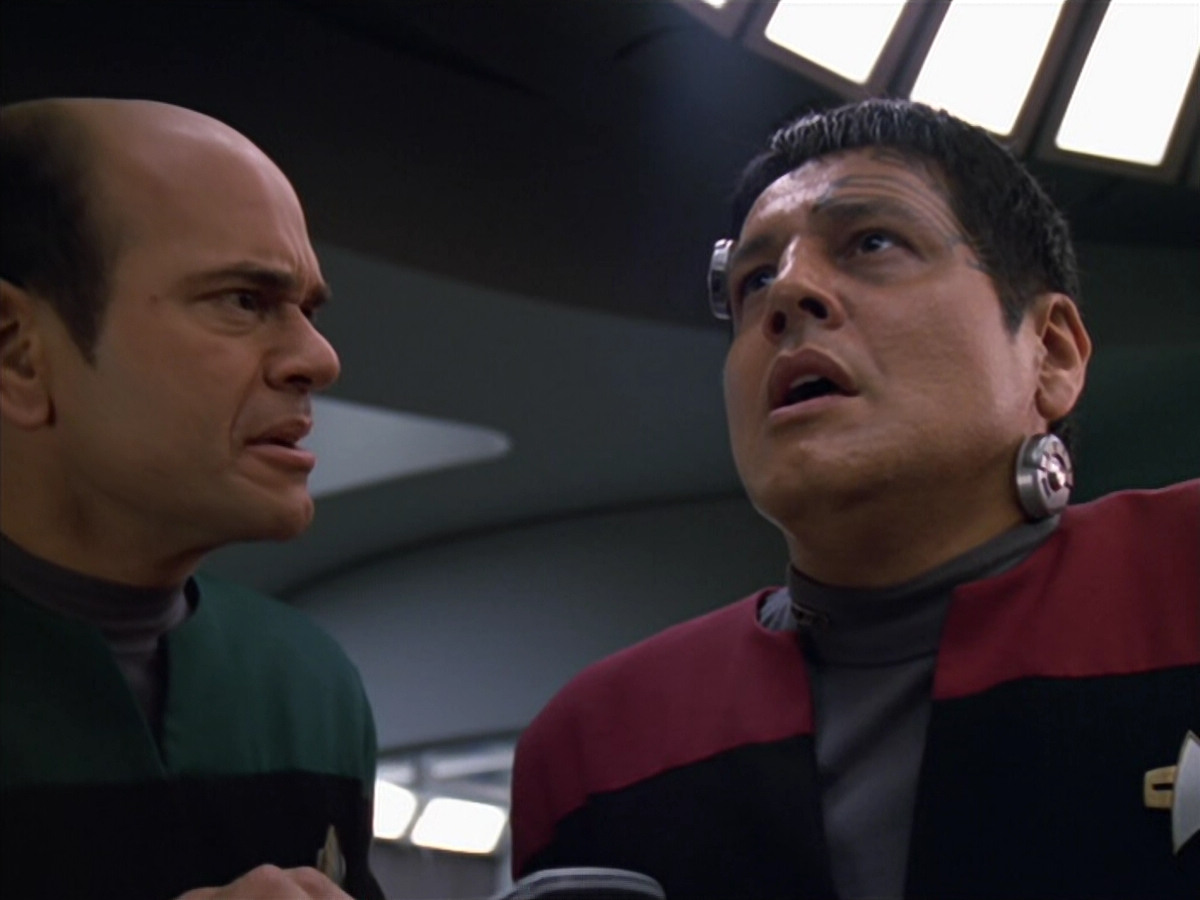 extant_StarTrek_VOY_5x19-TheFight_01910.jpg