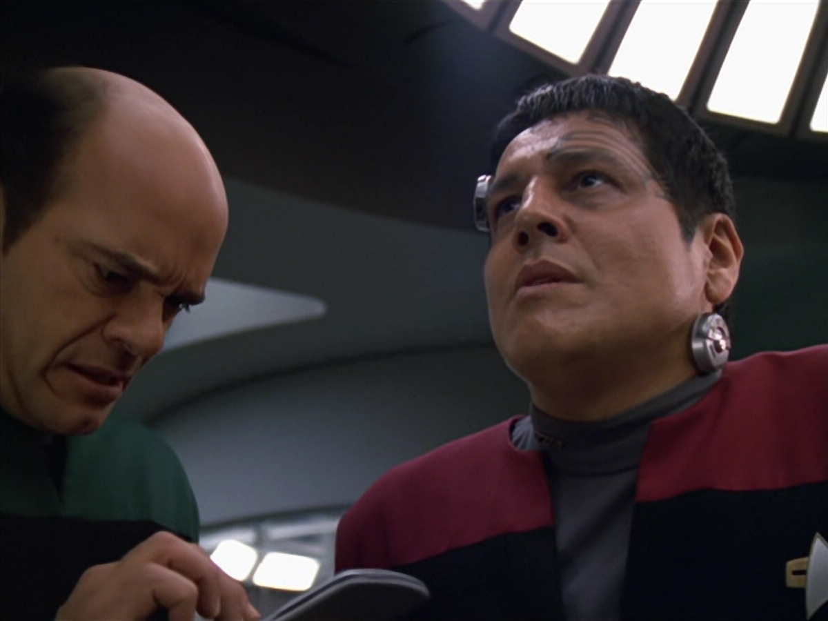 extant_StarTrek_VOY_5x19-TheFight_01911.jpg