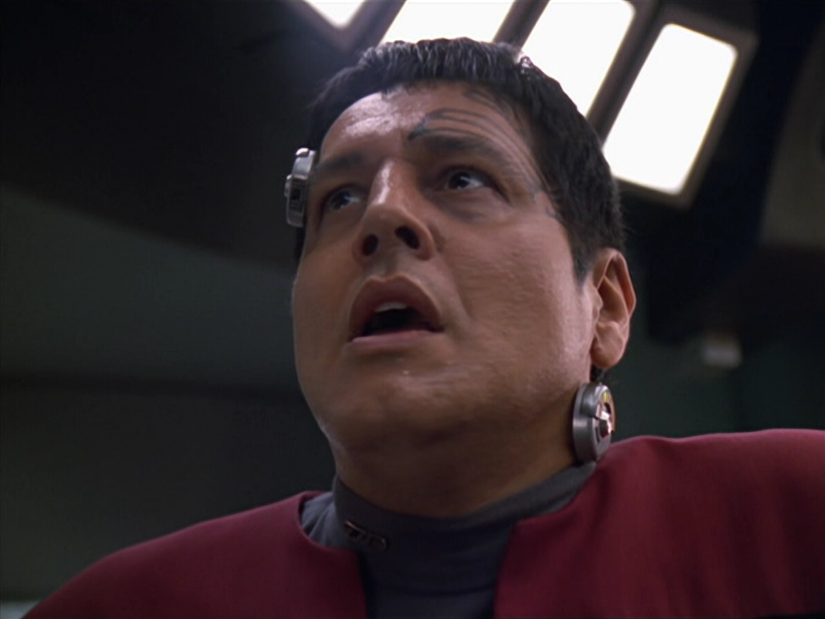 extant_StarTrek_VOY_5x19-TheFight_01922.jpg