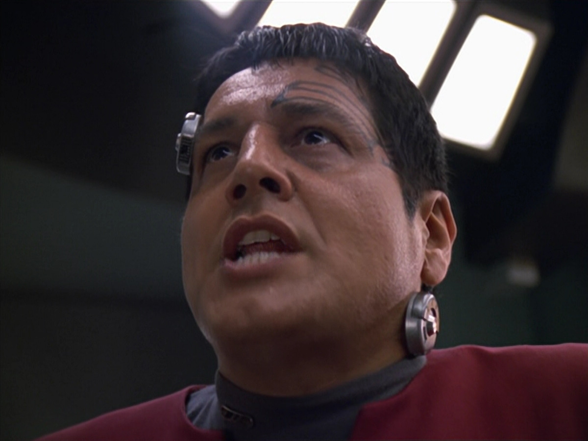extant_StarTrek_VOY_5x19-TheFight_01925.jpg