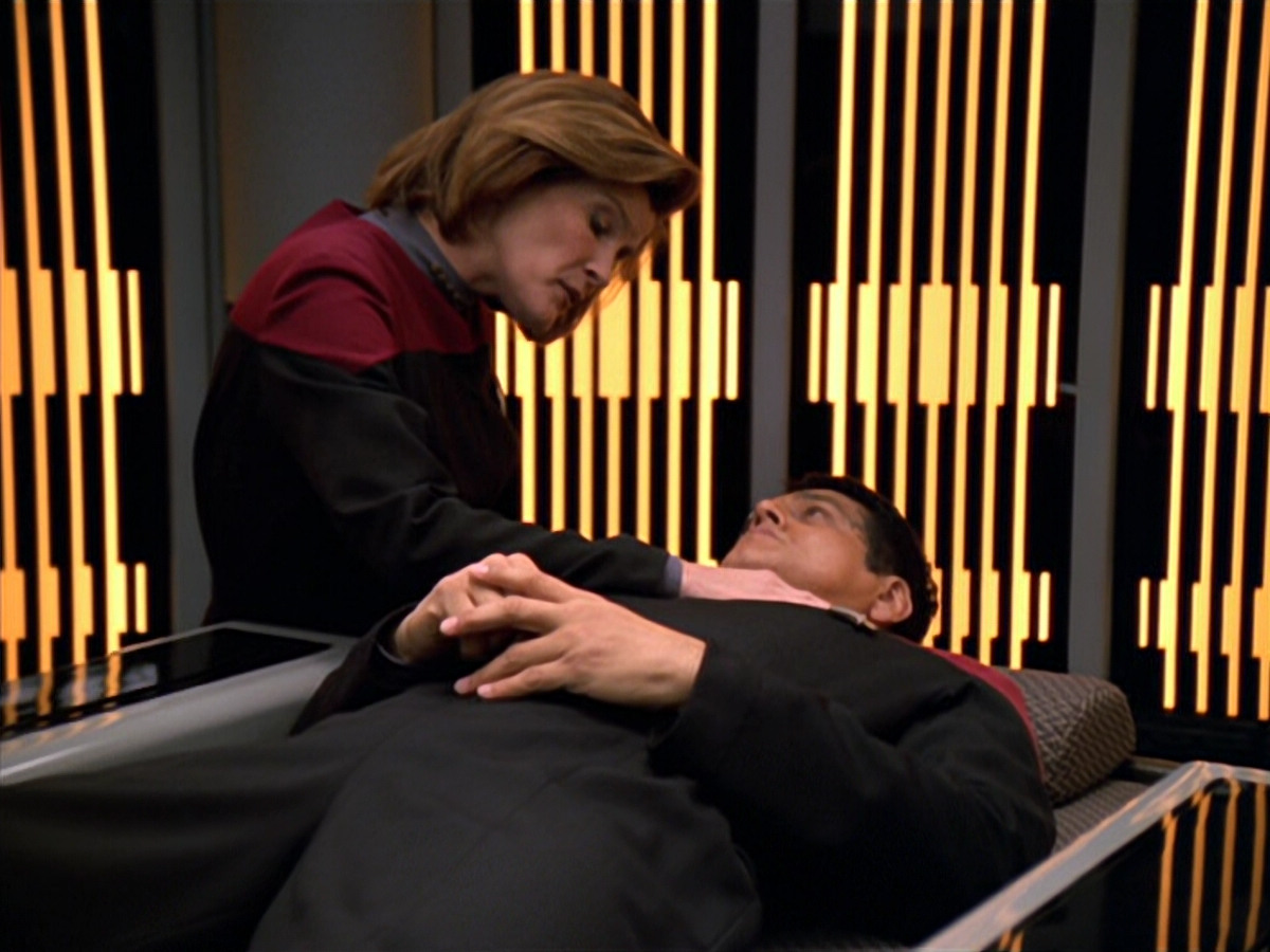 extant_StarTrek_VOY_5x19-TheFight_02011.jpg