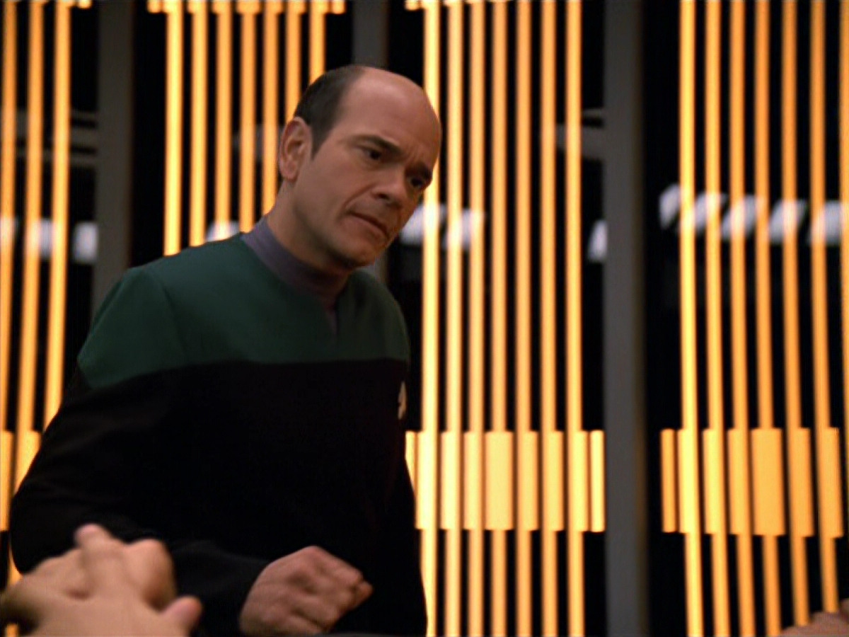 extant_StarTrek_VOY_5x19-TheFight_02042.jpg