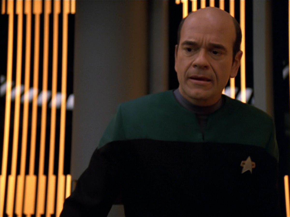 extant_StarTrek_VOY_5x19-TheFight_02077.jpg