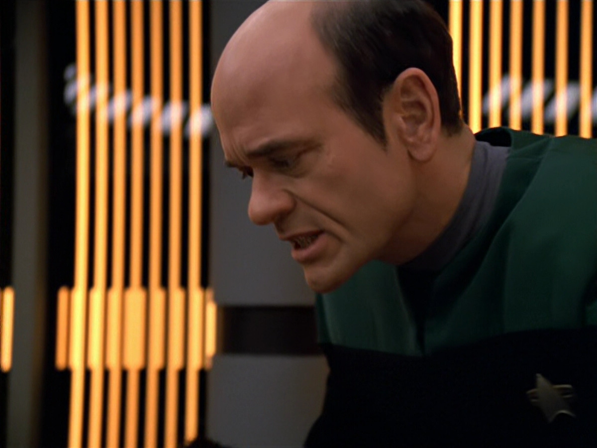 extant_StarTrek_VOY_5x19-TheFight_02080.jpg
