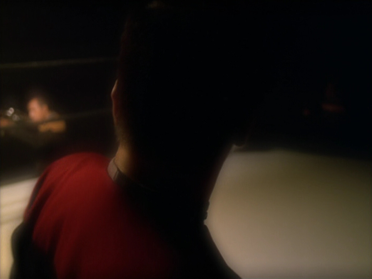 extant_StarTrek_VOY_5x19-TheFight_02145.jpg