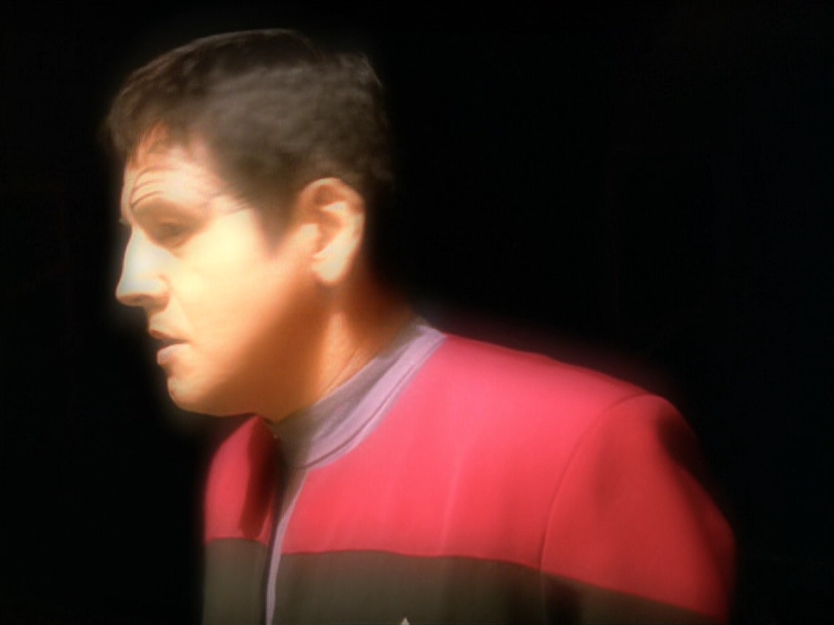 extant_StarTrek_VOY_5x19-TheFight_02148.jpg