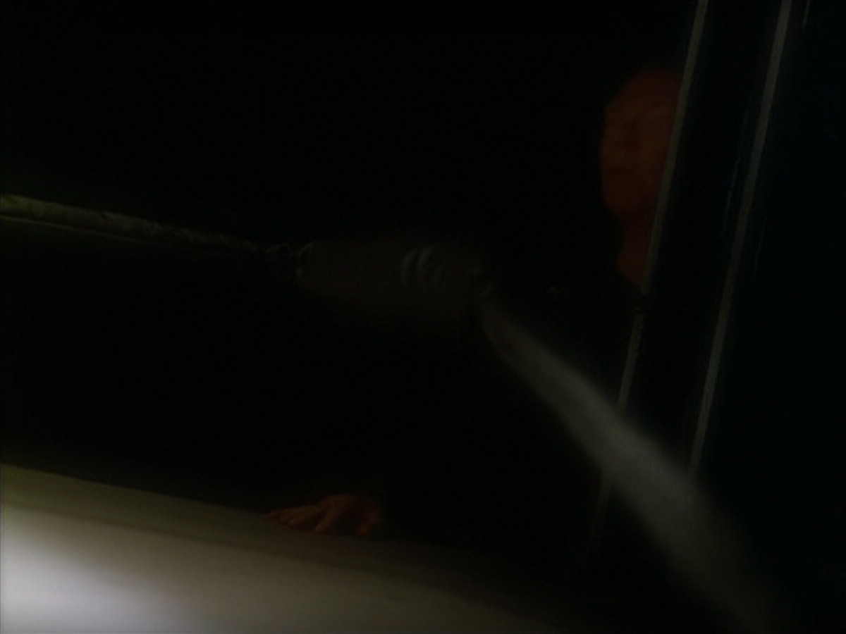 extant_StarTrek_VOY_5x19-TheFight_02156.jpg