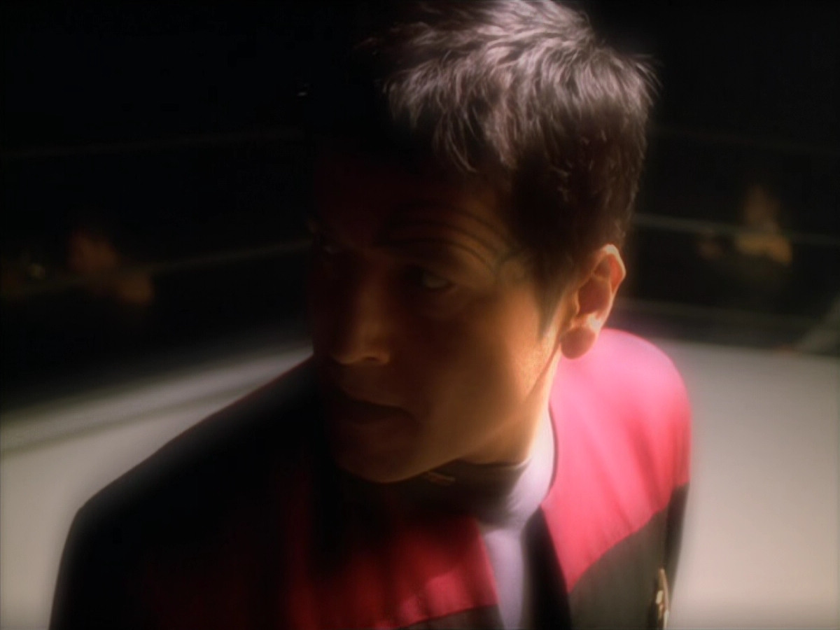 extant_StarTrek_VOY_5x19-TheFight_02171.jpg