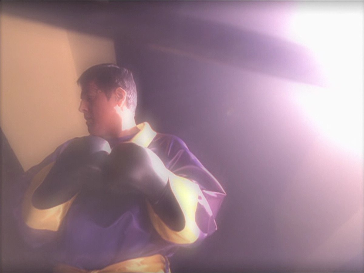 extant_StarTrek_VOY_5x19-TheFight_02212.jpg