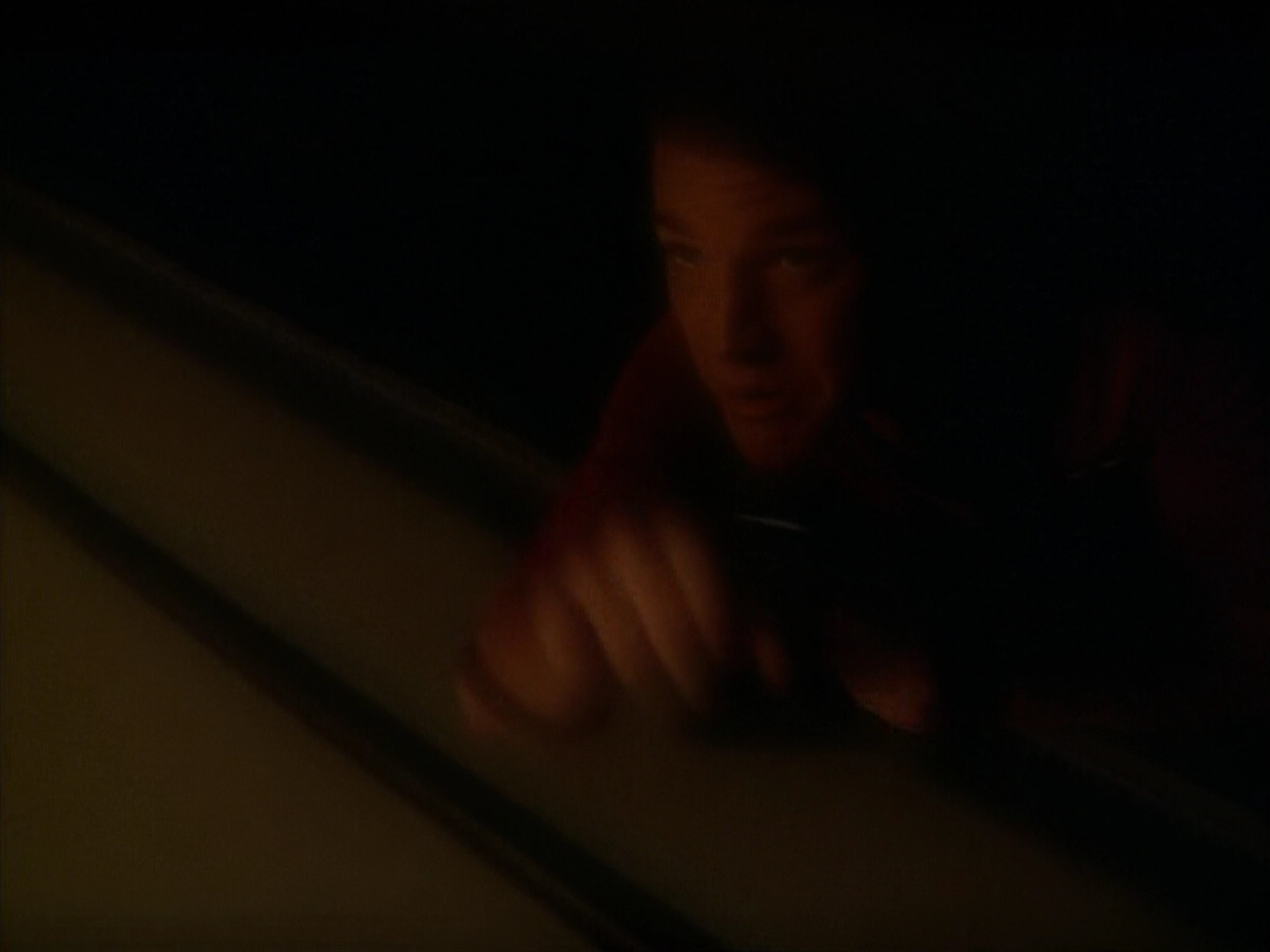 extant_StarTrek_VOY_5x19-TheFight_02219.jpg