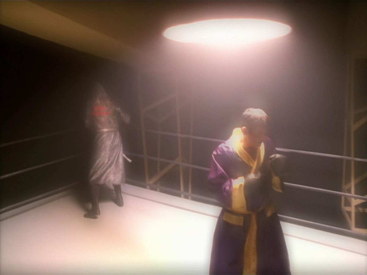 extant_StarTrek_VOY_5x19-TheFight_02225.jpg