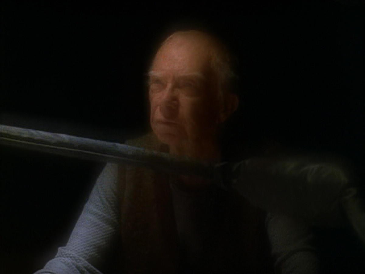 extant_StarTrek_VOY_5x19-TheFight_02263.jpg