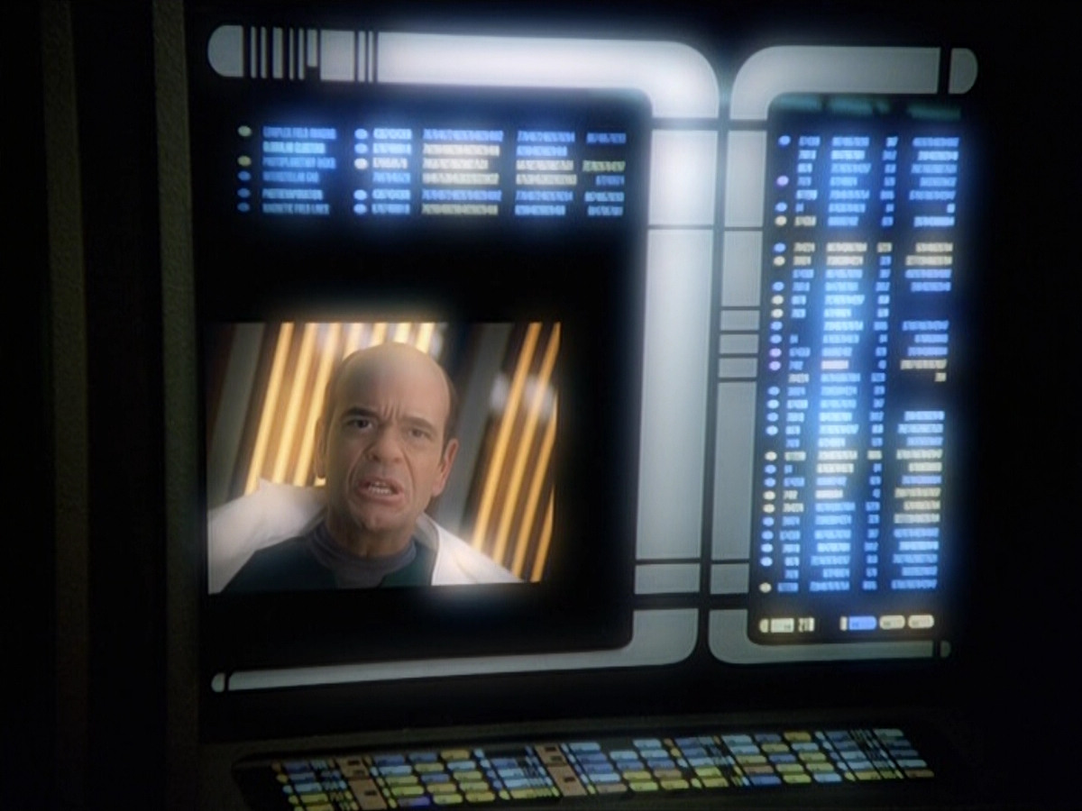 extant_StarTrek_VOY_5x19-TheFight_02329.jpg