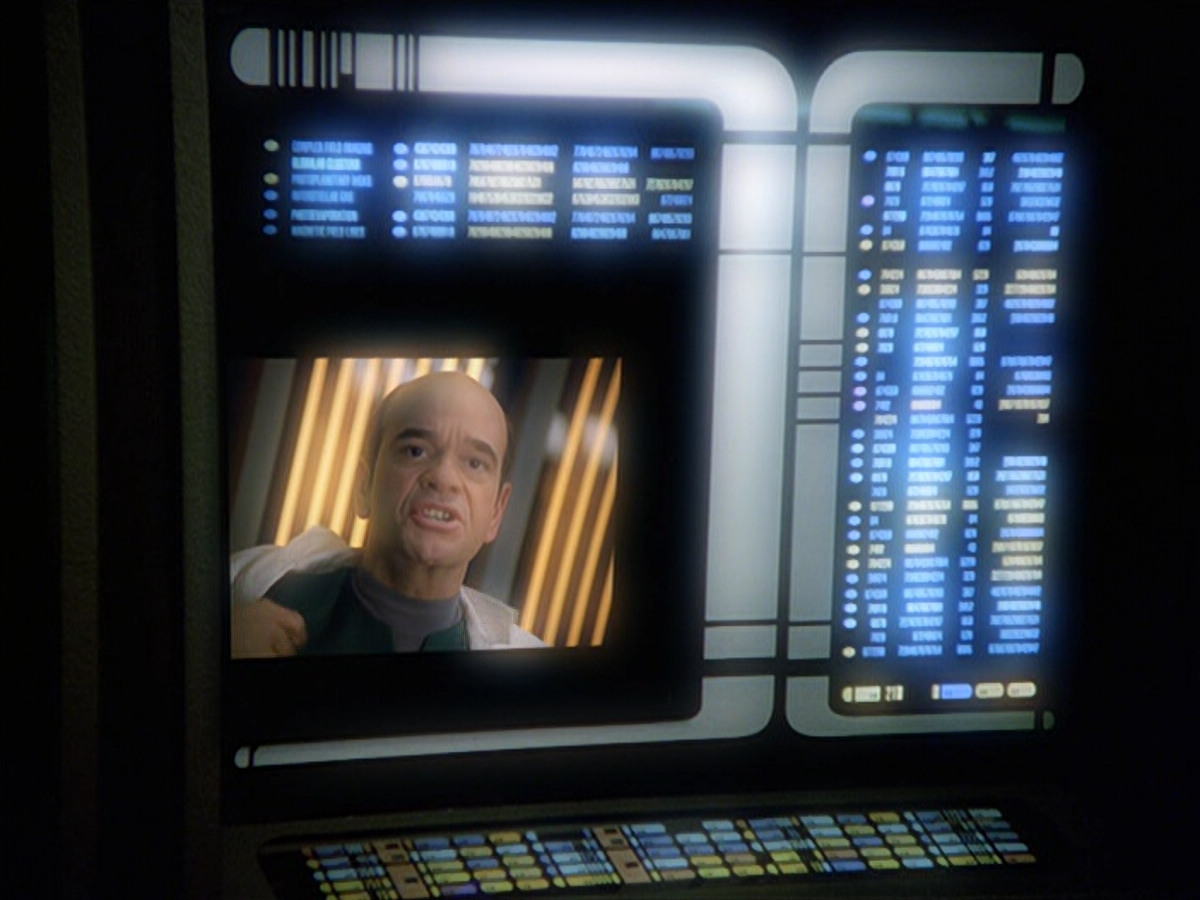extant_StarTrek_VOY_5x19-TheFight_02334.jpg