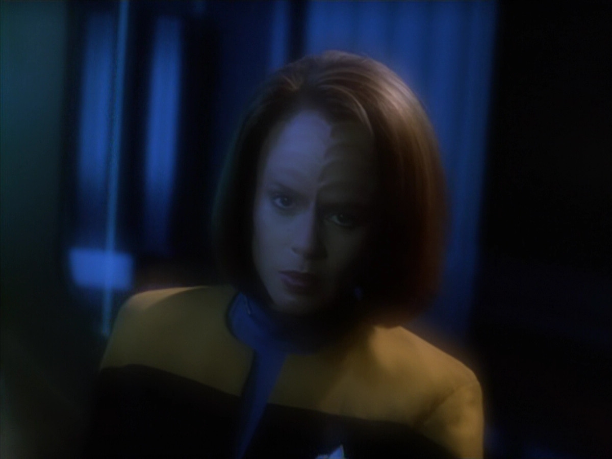 extant_StarTrek_VOY_5x19-TheFight_02468.jpg