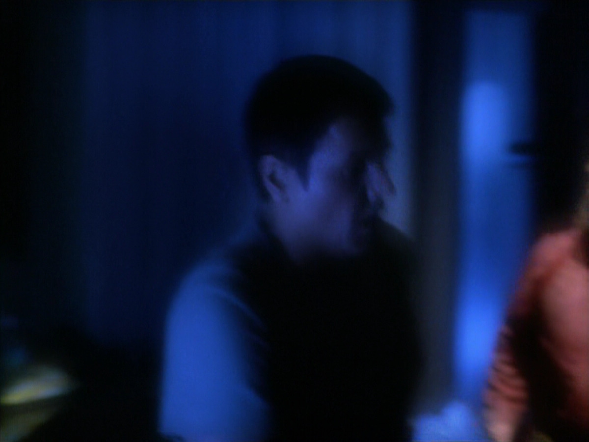 extant_StarTrek_VOY_5x19-TheFight_02469.jpg