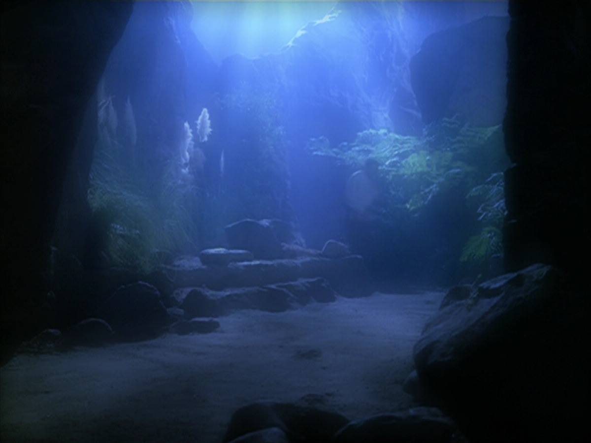 extant_StarTrek_VOY_5x19-TheFight_02482.jpg