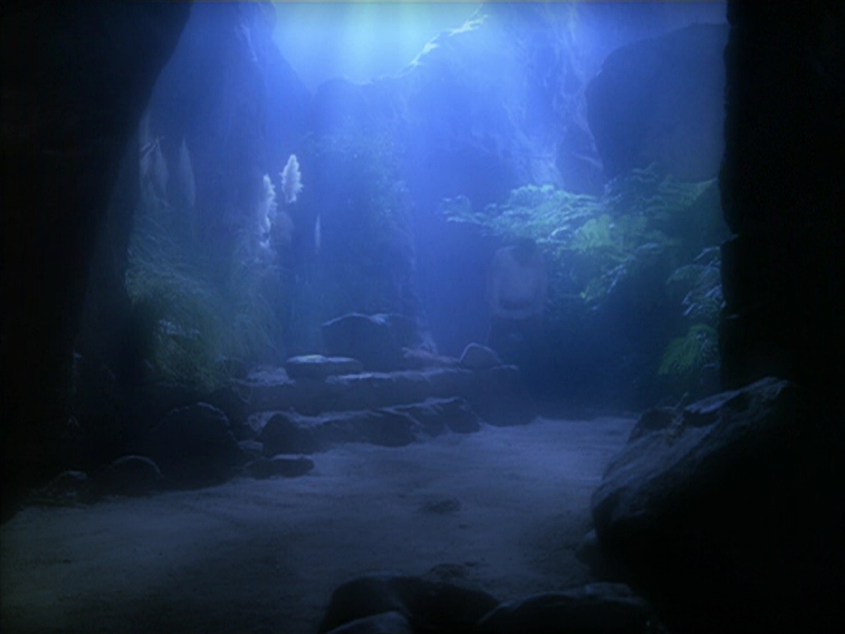 extant_StarTrek_VOY_5x19-TheFight_02483.jpg