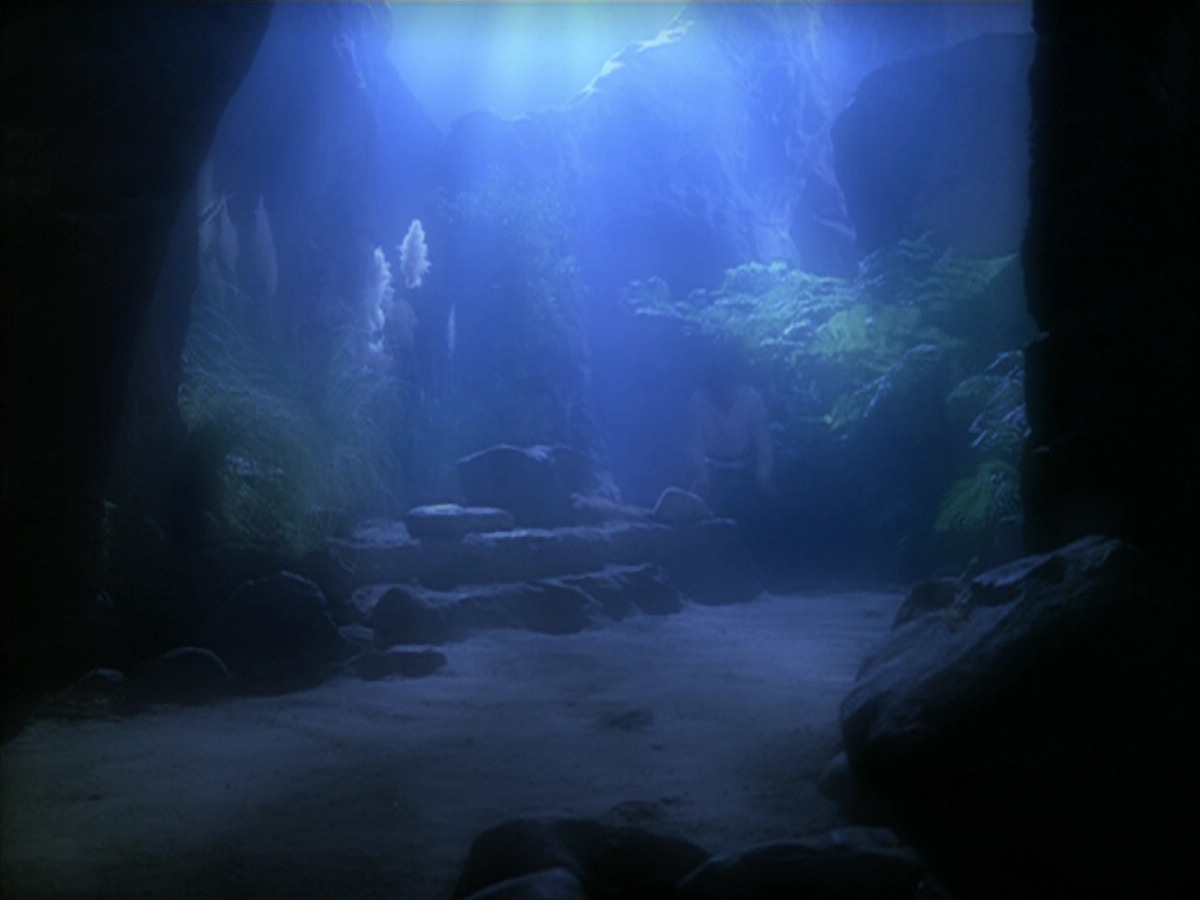 extant_StarTrek_VOY_5x19-TheFight_02485.jpg