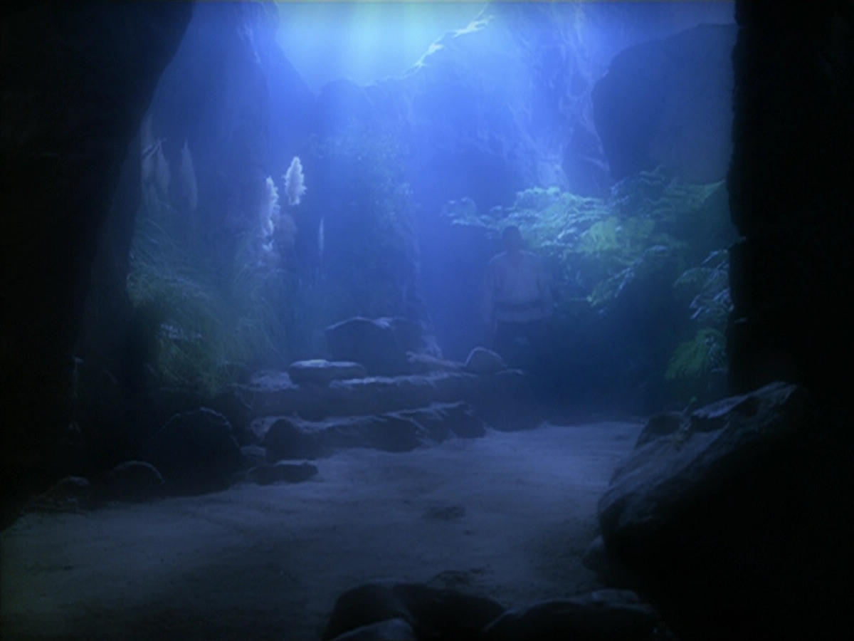 extant_StarTrek_VOY_5x19-TheFight_02486.jpg