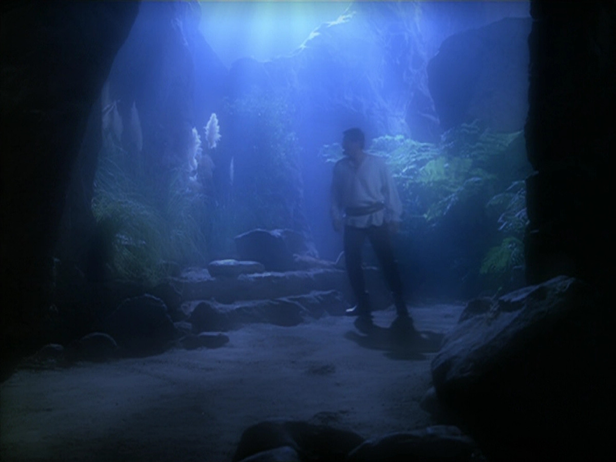 extant_StarTrek_VOY_5x19-TheFight_02497.jpg