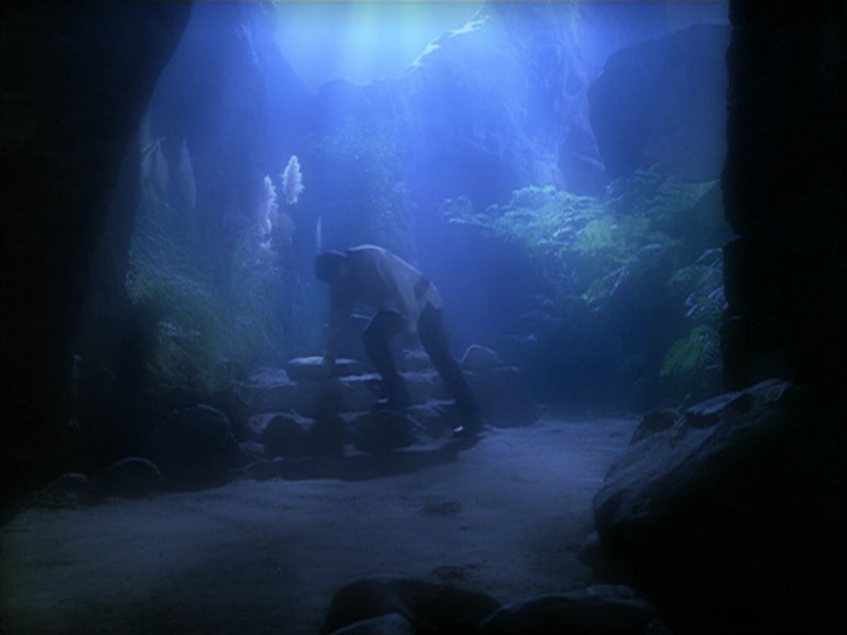 extant_StarTrek_VOY_5x19-TheFight_02500.jpg