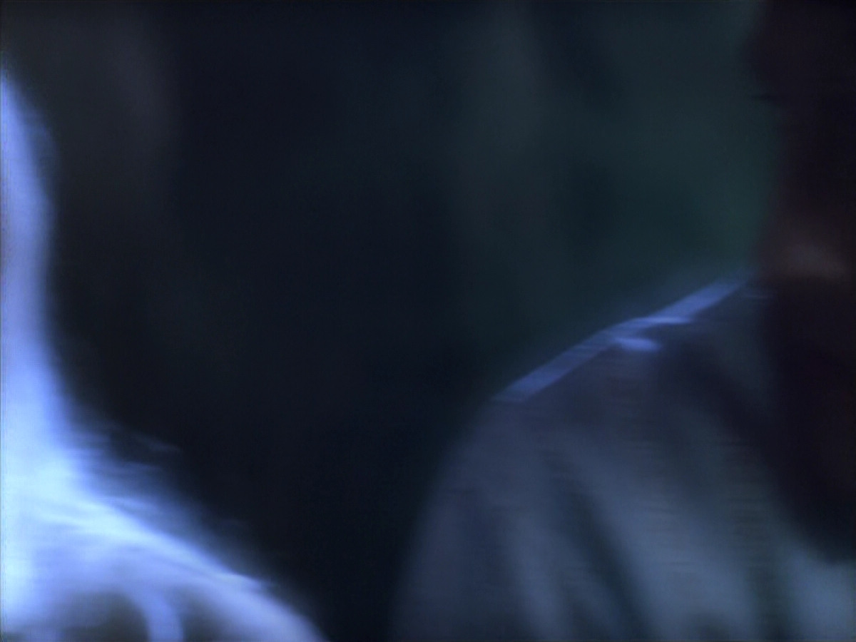 extant_StarTrek_VOY_5x19-TheFight_02510.jpg