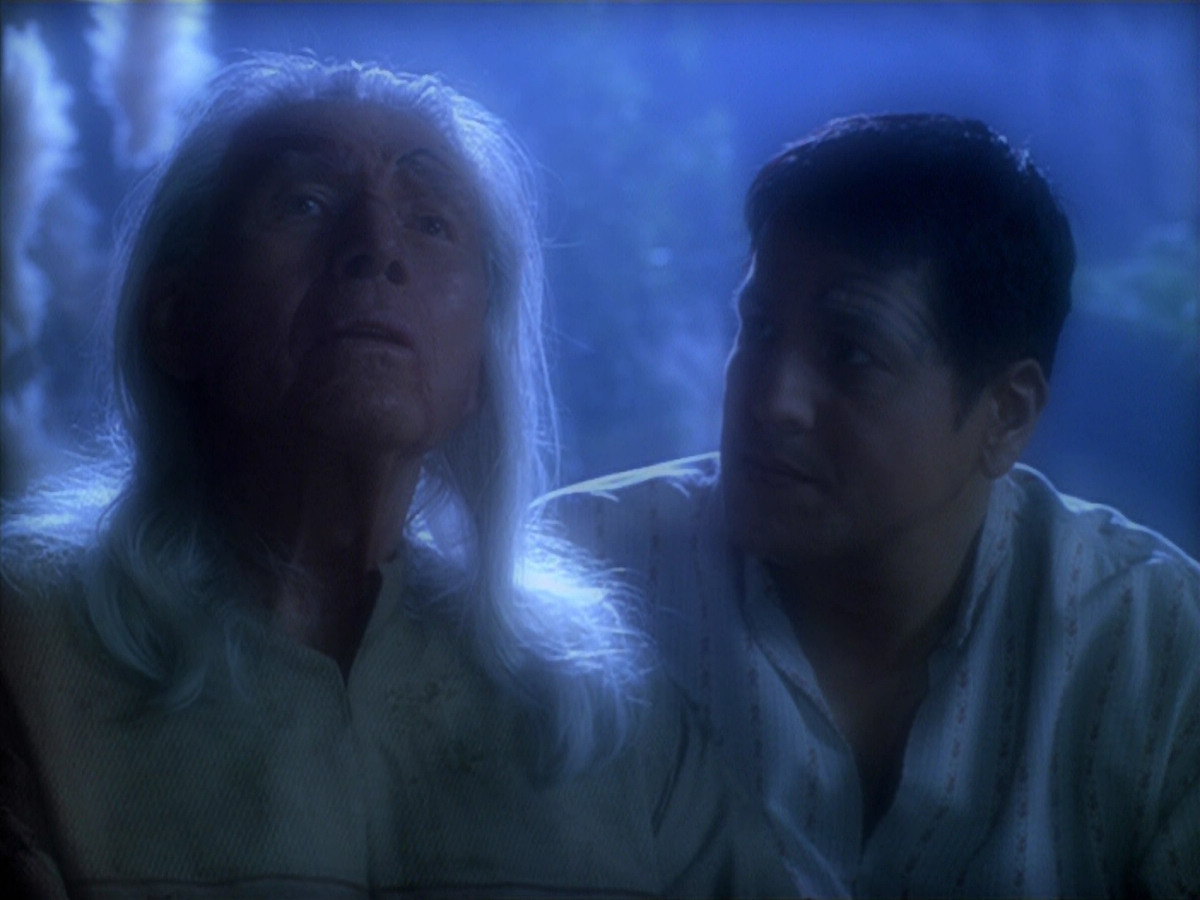 extant_StarTrek_VOY_5x19-TheFight_02525.jpg