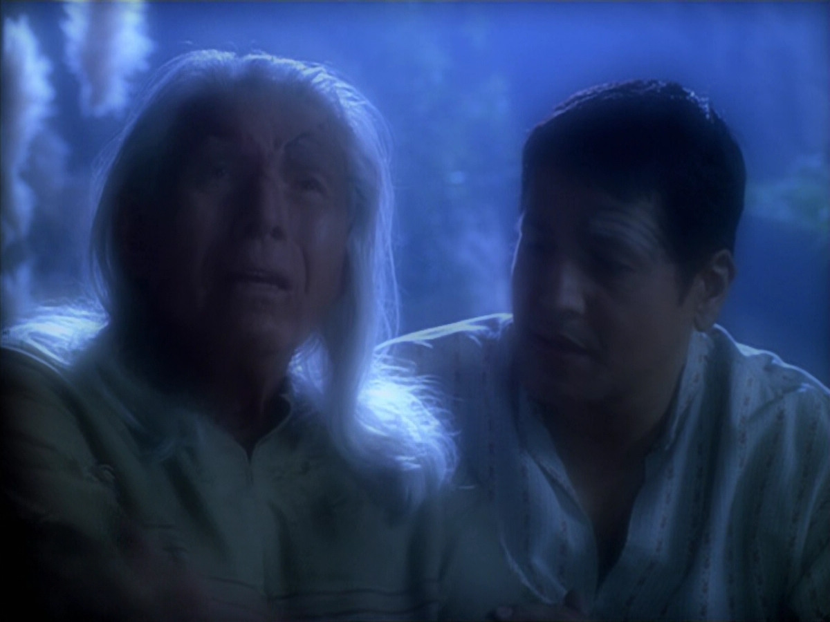 extant_StarTrek_VOY_5x19-TheFight_02527.jpg