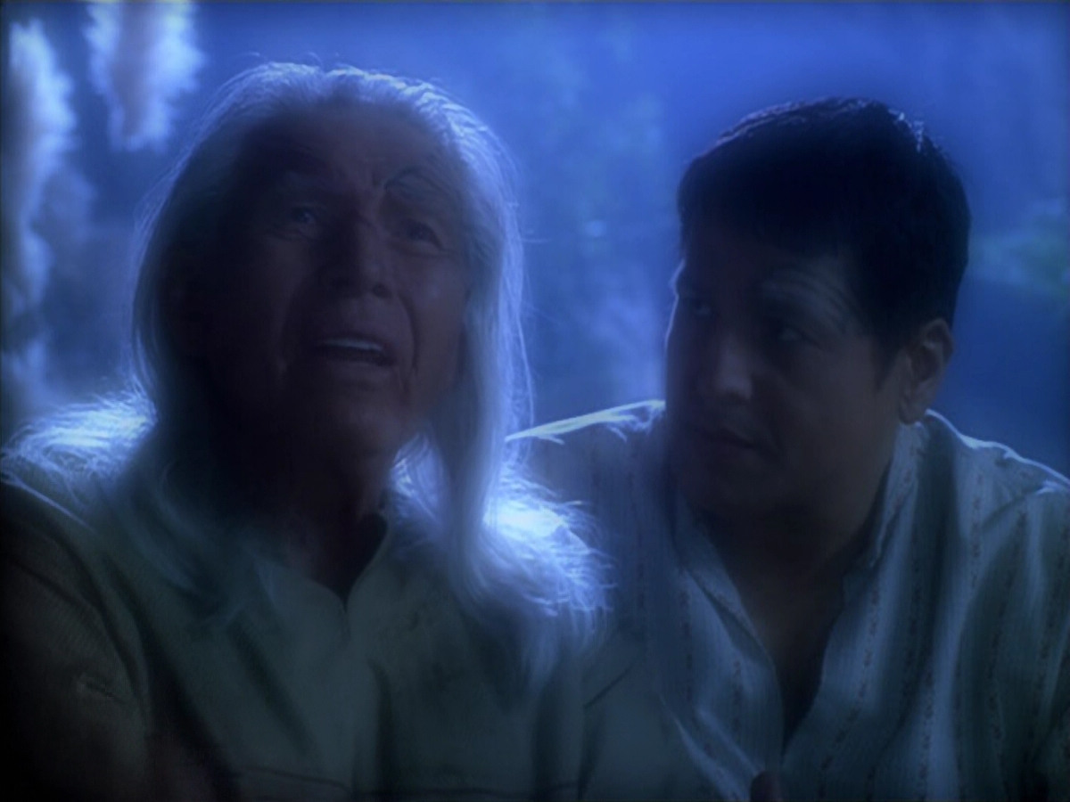 extant_StarTrek_VOY_5x19-TheFight_02529.jpg