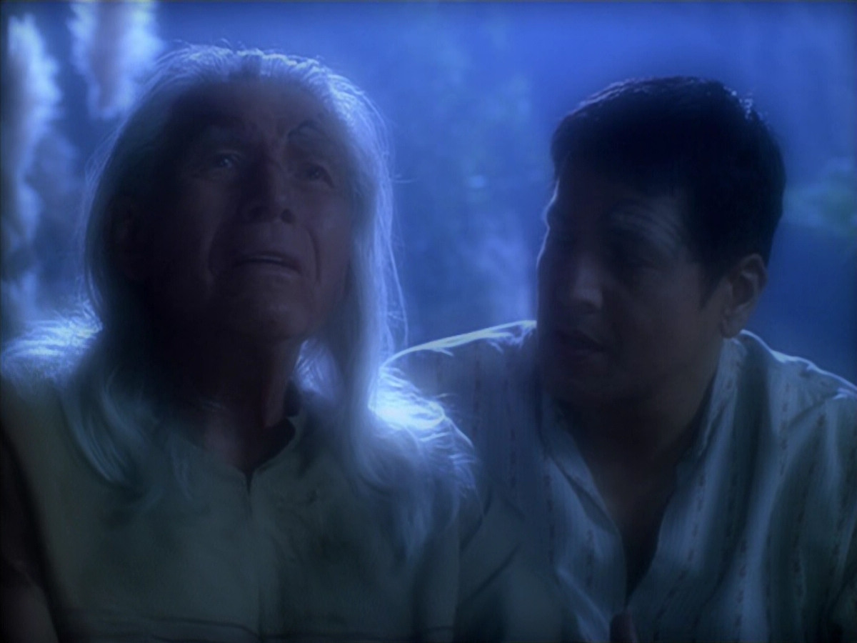 extant_StarTrek_VOY_5x19-TheFight_02532.jpg