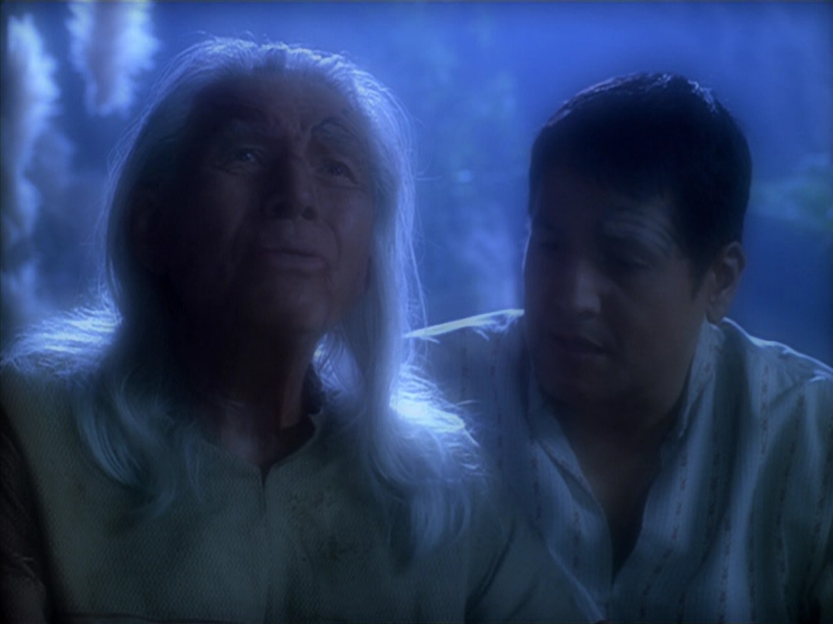 extant_StarTrek_VOY_5x19-TheFight_02533.jpg