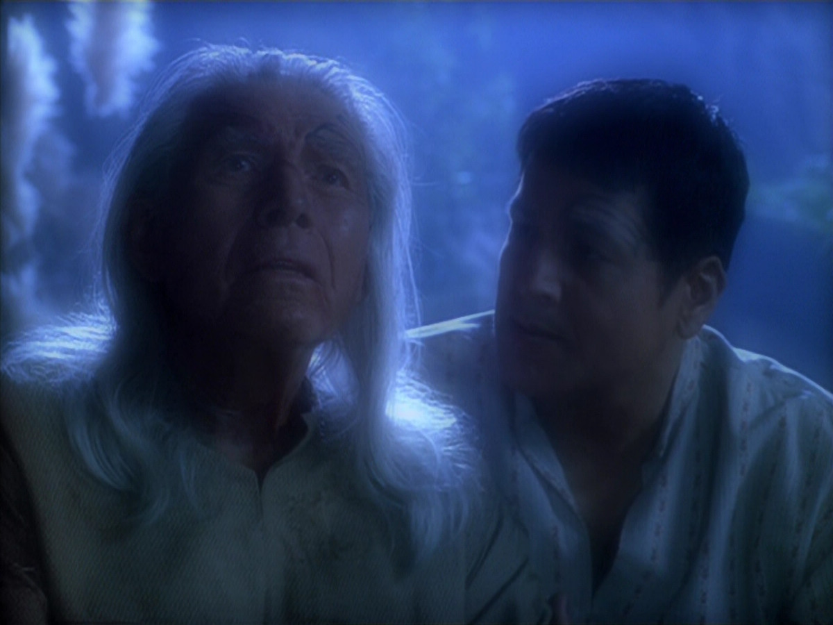 extant_StarTrek_VOY_5x19-TheFight_02537.jpg