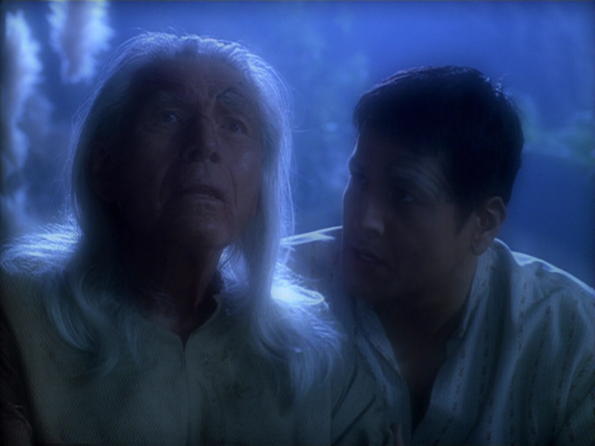extant_StarTrek_VOY_5x19-TheFight_02539.jpg